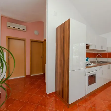 Apartman Danica *
