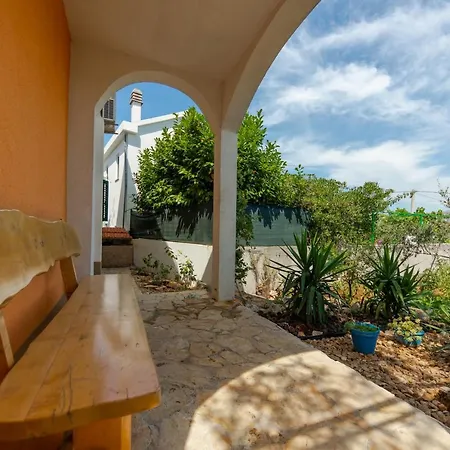 Danica Apartman